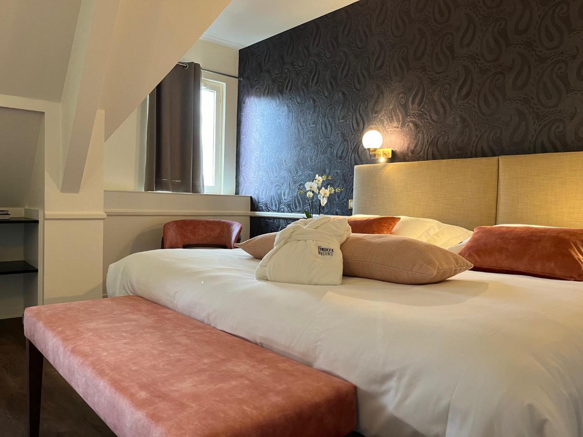 Hotel La Truffe Noire Brive-la-Gaillarde Bagian luar foto
