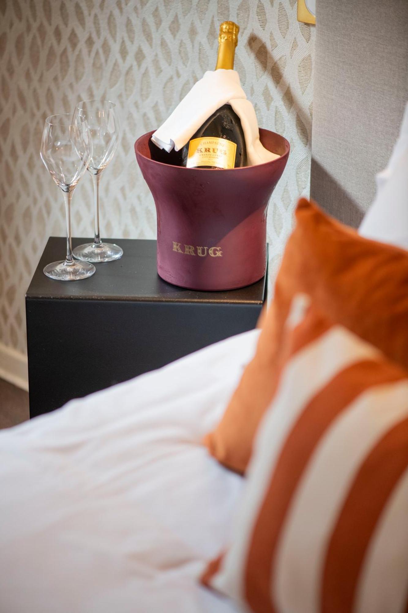 Hotel La Truffe Noire Brive-la-Gaillarde Bagian luar foto