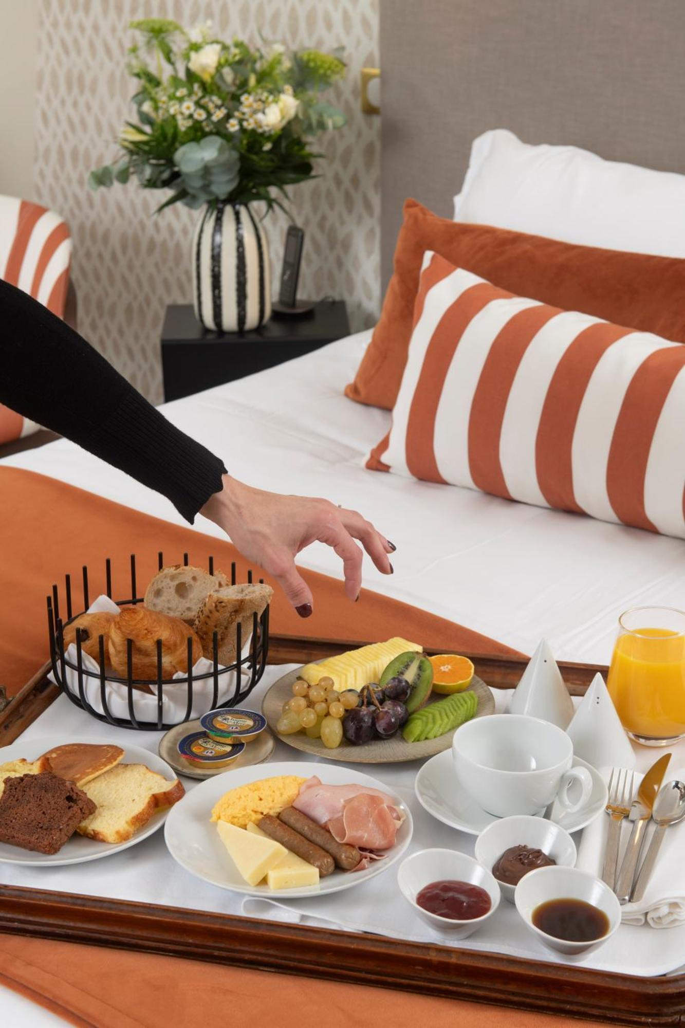 Hotel La Truffe Noire Brive-la-Gaillarde Bagian luar foto